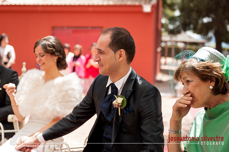 Fotos de boda en Ibi y postboda en Pueblo Acantilado
