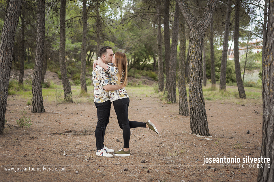Fotografo de bodas en Alicante - Preboda en el campo con humo de colores